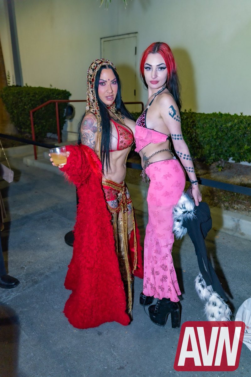 Jenevieve Hexxx tweet media