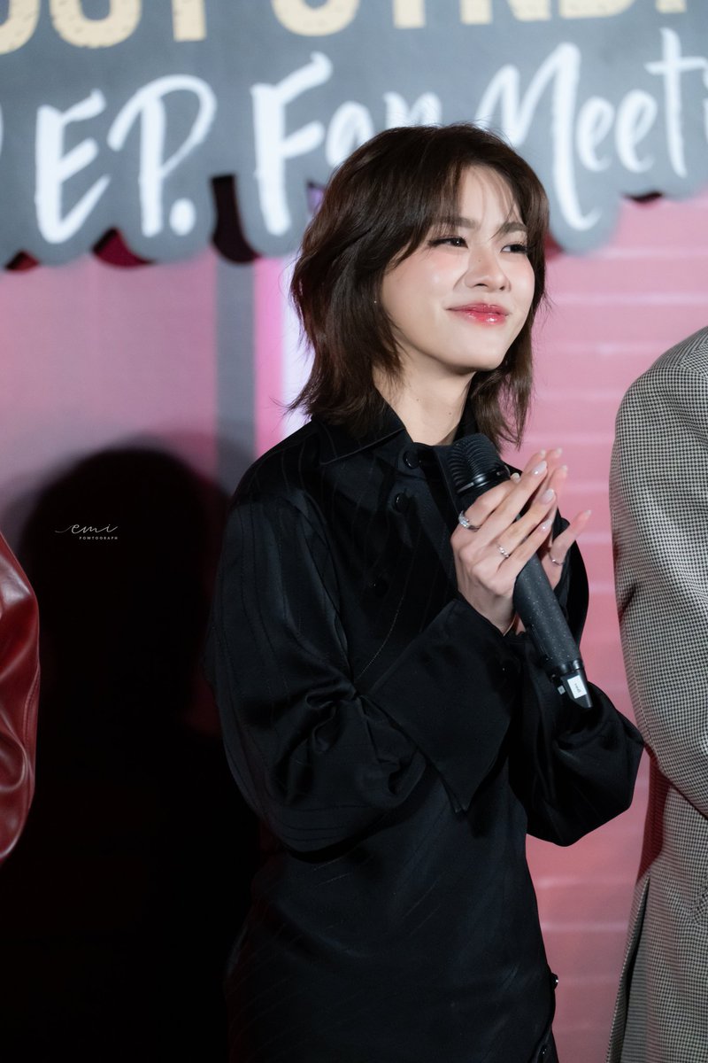 Pow_141511's tweet image. วันนี้พี่ๆบอก มี่หล่อมากกก 
also me : น้องมี่สวยมากกกค่ะพี่ 

แล้วแต่จะคิดชีวิตคนละแบบมาก
5555555555

🧡🌷