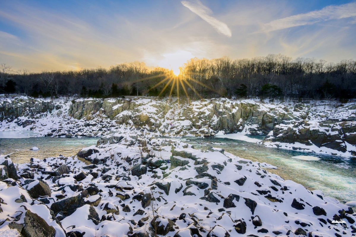 _scottjacobson's tweet image. A very cold and wintry Great Falls on the Potomac.

@capitalweather @JustinWeather #greatfalls