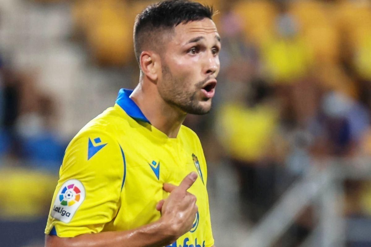 JesusAljama_'s tweet photo. 💥 Florin Andone explota contra Álvaro Cervera y su etapa fallida en el Cádiz CF:

😡"Es el PEOR entrenador que he tenido en mi vida, 'el Gafa'. Es una persona muy radical, no le caía bien para nada".

‼️"No lo quiere ni su madre, es mala persona. Me da absolutamente igual decirlo".

Vía: BalearsEnJoc