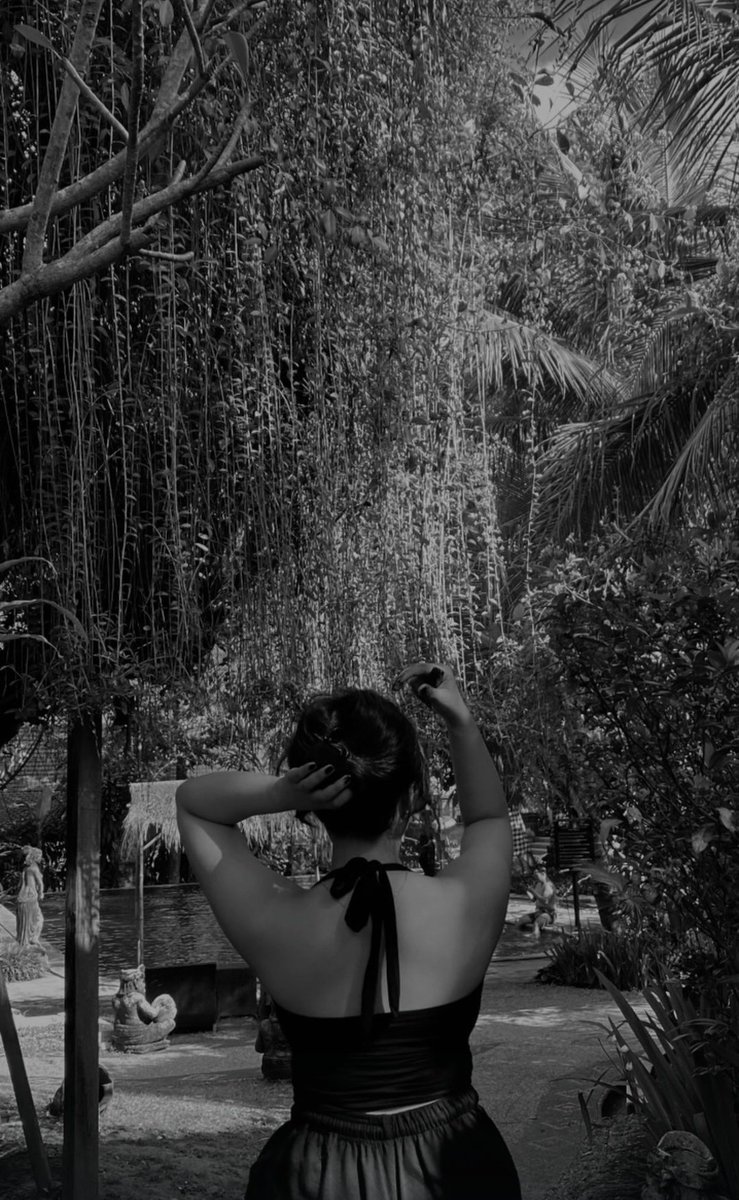 shrlyyss's tweet photo. blackk🖤 https://t.co/bm4Ih9ZIS7