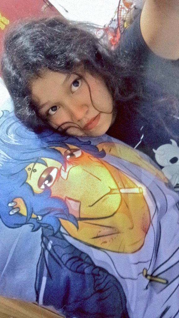 alex_boyfriemd's tweet photo. I don't know if I showed it before, but I'll show it again, I love it, I love my Polish pillow very much, I love that it's big to hug and cry like a dumbass, maybe I could get a custom plush of it in real size haha I don't know, I love it very much 🗣️🗣️💞

 @Wiki_Chan44 https://t.co/kuK7aWyFT2