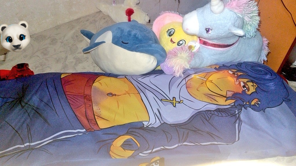 alex_boyfriemd's tweet photo. I don't know if I showed it before, but I'll show it again, I love it, I love my Polish pillow very much, I love that it's big to hug and cry like a dumbass, maybe I could get a custom plush of it in real size haha I don't know, I love it very much 🗣️🗣️💞

 @Wiki_Chan44 https://t.co/kuK7aWyFT2