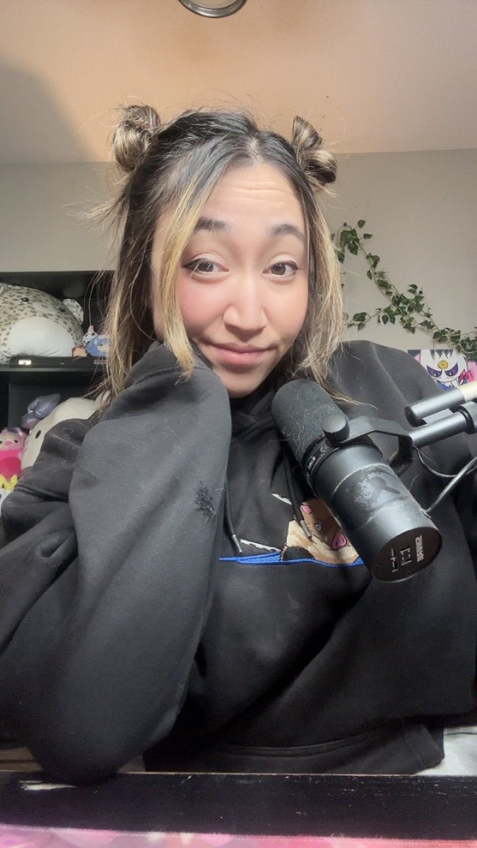 FluffyPBT's tweet photo. FOOD CHALLENGE PIZZA EDITION

Come on by to see if it’s delicious or HORRIBLE today over on twitch 🥰

#twitch #streamer https://t.co/1yY7TG6p5j