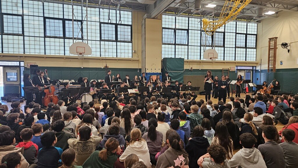 Emily Kluga tweet media