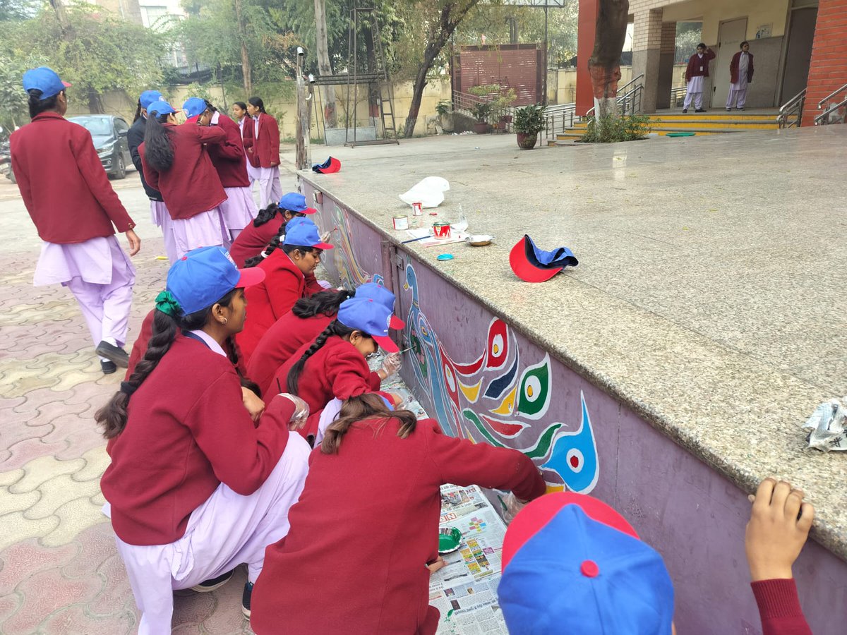 skv1003026's tweet photo. #NSS
At @skv1003026 ,a five day NSS Special Camp(2nd to 6th Feb) organised by Pankaj Mam is blooming wd full energy 🌱
Frm Swachhata Abhiyan rallies to painting, fire safety &amp; anti-bullying drives ,
young hearts r learning d art of selfless service
@ashishsood_bjp 
@Dir_Education https://t.co/0TwIMkzUIg