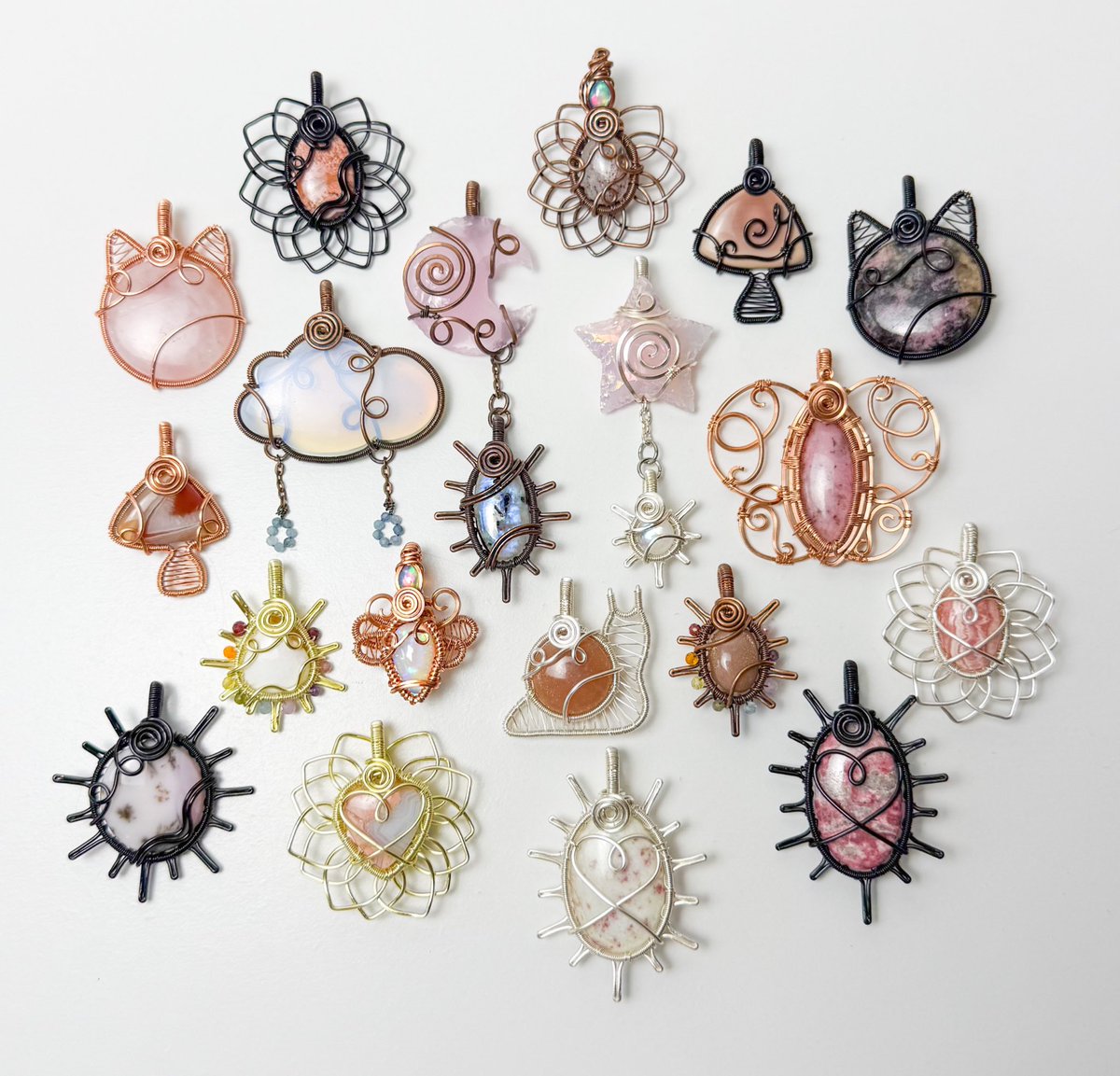 💘🌦️🌙🌟 dreaming of love 🌟🌙🌦️💘

collection coming to my shop Thursday (tomorrow) February 5th at 8pm eastern time <3