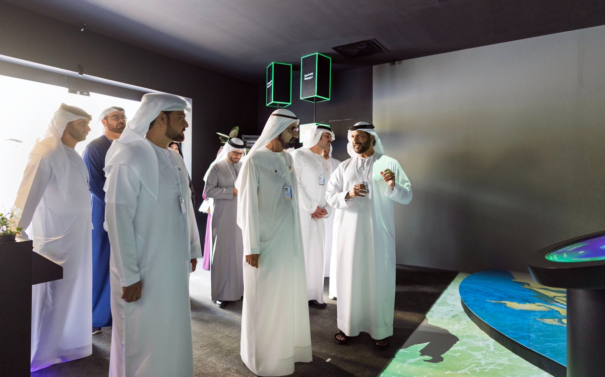 DXBMediaOffice's tweet photo. محمد بن راشد يطلع، خلال القمة العالمية للحكومات 2026، على "خارطة طريق المساحات المائية والخضراء 2030"، التي أطلقتها بلدية دبي ضمن رؤية استراتيجية شاملة تهدف إلى تطوير منظومة حضرية متناغمة، بحزمة مشاريع تصل قيمتها إلى أكثر من 4 مليارات درهم، وذلك ترسيخاً لريادة دبي كمدينة عالمية مستدامة تستثمر الطبيعة لتحقيق رفاهية الإنسان.