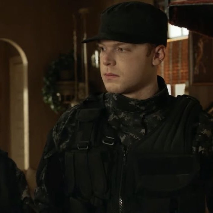 rhaerqd's tweet image. "we have                                       "baby we are
dating rumors."                            married."