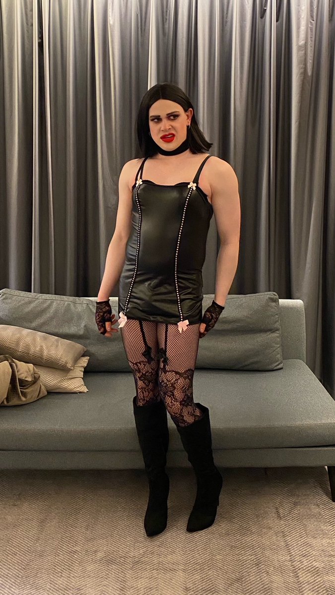 Lily Ari tweet media