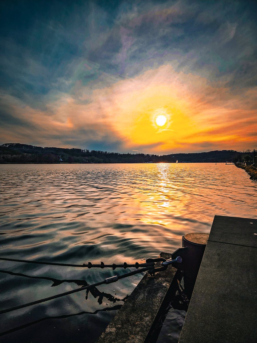 potteinander's tweet photo. Abendstimmung am Baldeneysee:
Kleiner Glücklichmacher im Alltagsstress!
#baldeneysee #essencity #ruhrgebiet #abendstimmung https://t.co/rGEOkUaPXb
