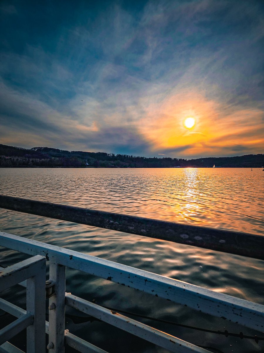 potteinander's tweet photo. Abendstimmung am Baldeneysee:
Kleiner Glücklichmacher im Alltagsstress!
#baldeneysee #essencity #ruhrgebiet #abendstimmung https://t.co/rGEOkUaPXb