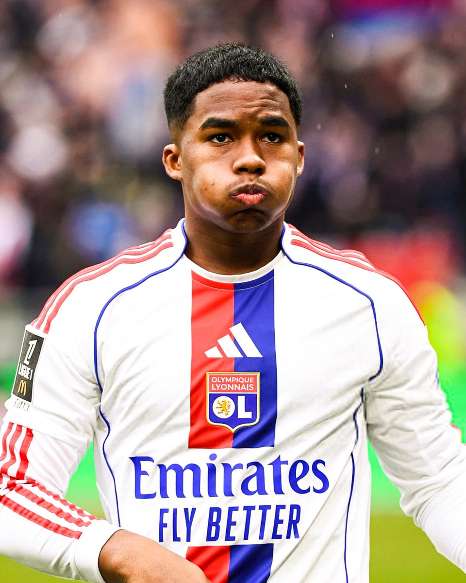 ✈️🇧🇷 Endrick’s routine since arriving in Lyon:

⚽️ Training sessions with his team.
🏋🏻‍♂️ Strength, preparation and recovery sessions at home with specialised professionals.
🏠 Plays PlayStation with his wife and his dogs in his free time.
🧑‍🍳 Has a personal chef in charge of all his