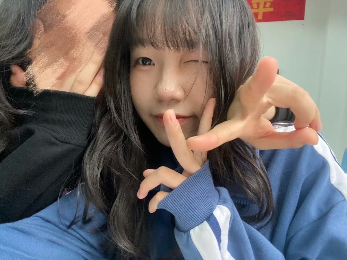 PT4869's tweet photo. 你妈还在上学呢 #女s #女性崇拜 https://t.co/oH3h5wawDb