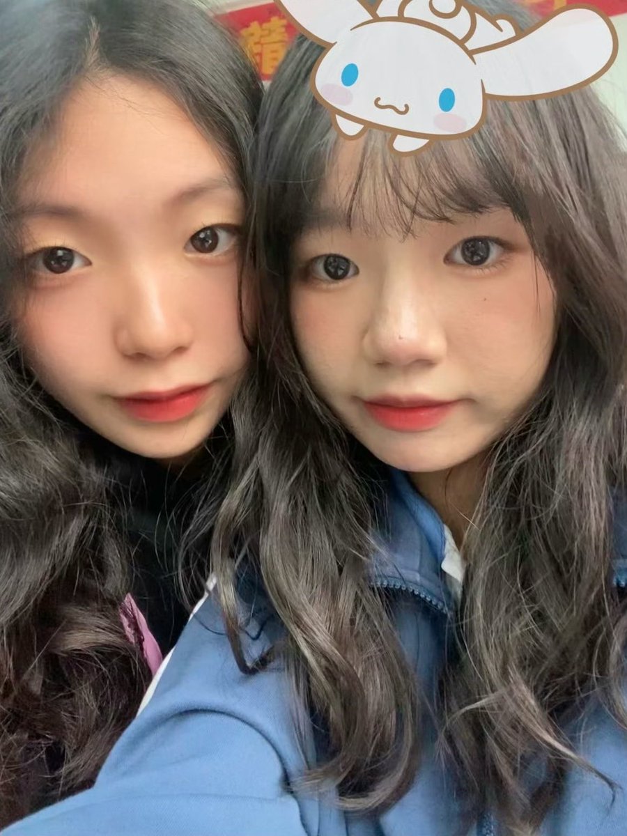 PT4869's tweet photo. 你妈还在上学呢 #女s #女性崇拜 https://t.co/oH3h5wawDb