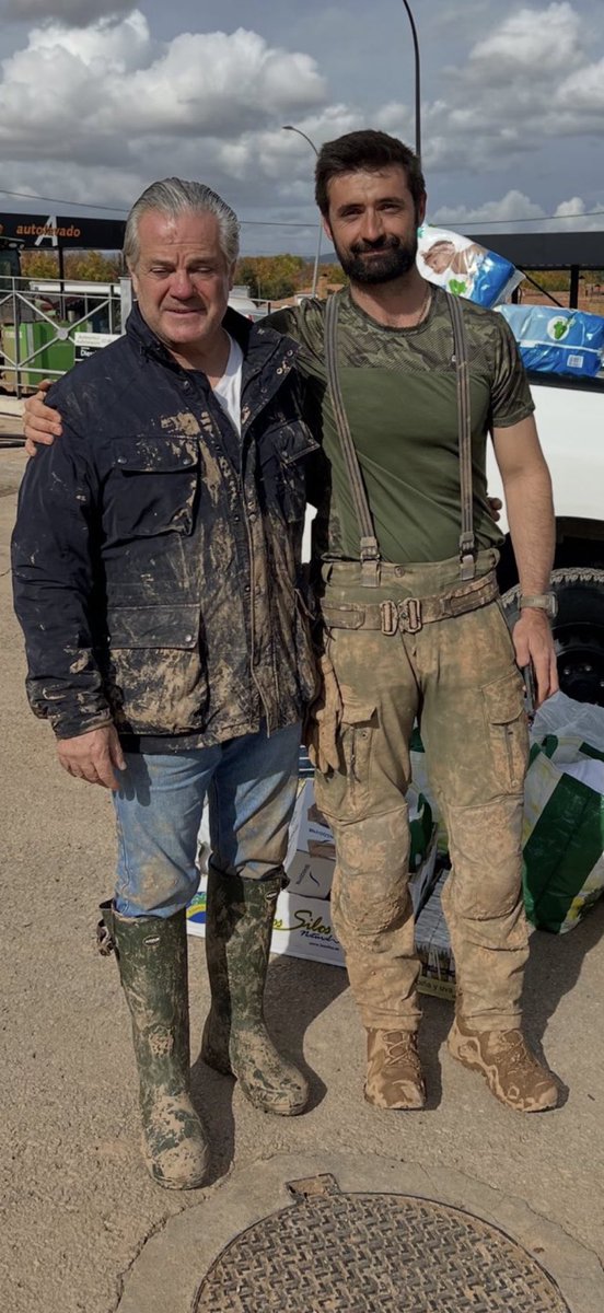 MarcosdeQuinto's tweet photo. @fer_villalb La verdad, podría habérselo dado a Ignacio Trillo Arespacochaga, voluntario y rescatador durante Filomena y también en la Dana👇 https://t.co/xSUWjP0tI4