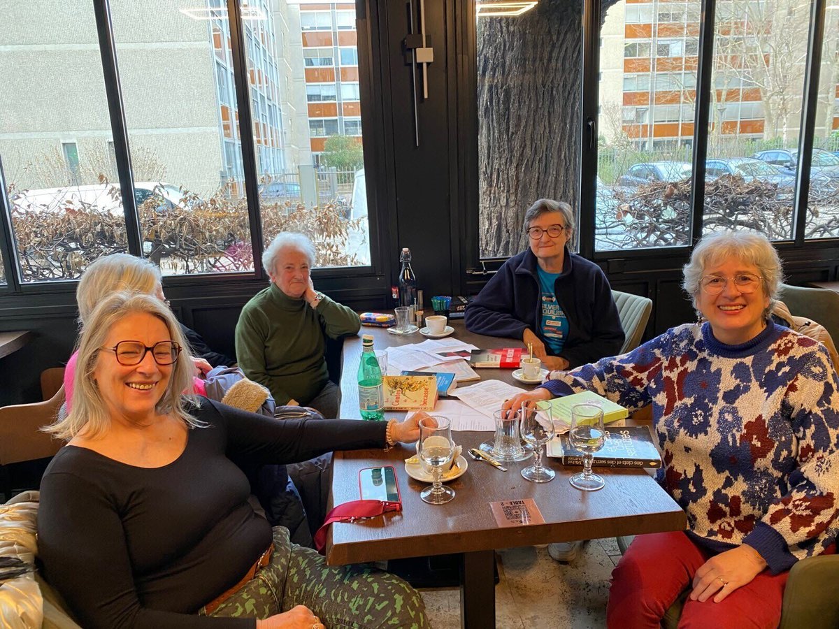 leprogreslyon's tweet image. 📖 « Occuper le terrain près du point de #deal de manière paisible » : elles se retrouvent pour partager leurs #lectures #Villeurbanne
Notre article 👉 l.leprogres.fr/Uta