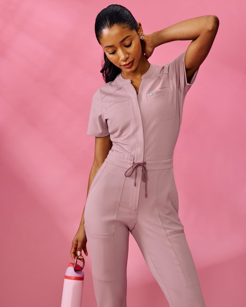 Fabletics Scrubs tweet media