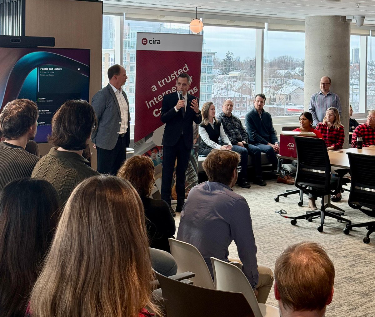 _MarkSutcliffe's tweet photo. Great to drop by CIRA’s new Westboro office and meet the team behind one of Ottawa’s real tech success stories. CIRA is a global leader, but it’s also deeply rooted in our community. I appreciated the chance to connect with President and CEO Byron Holland and the staff whose work, and community partnerships, help strengthen Ottawa’s tech ecosystem.

C'était formidable de passer au nouveau bureau de CIRA à Westboro et de rencontrer l'équipe derrière l'une des véritables réussites technologiques d'Ottawa. CIRA est un chef de file mondial, mais elle est également profondément enracinée dans notre communauté. J'ai apprécié l'occasion qui m'a été donnée de rencontrer le président-directeur général Byron Holland et le personnel dont le travail et les partenariats communautaires contribuent à renforcer l'écosystème technologique d'Ottawa.