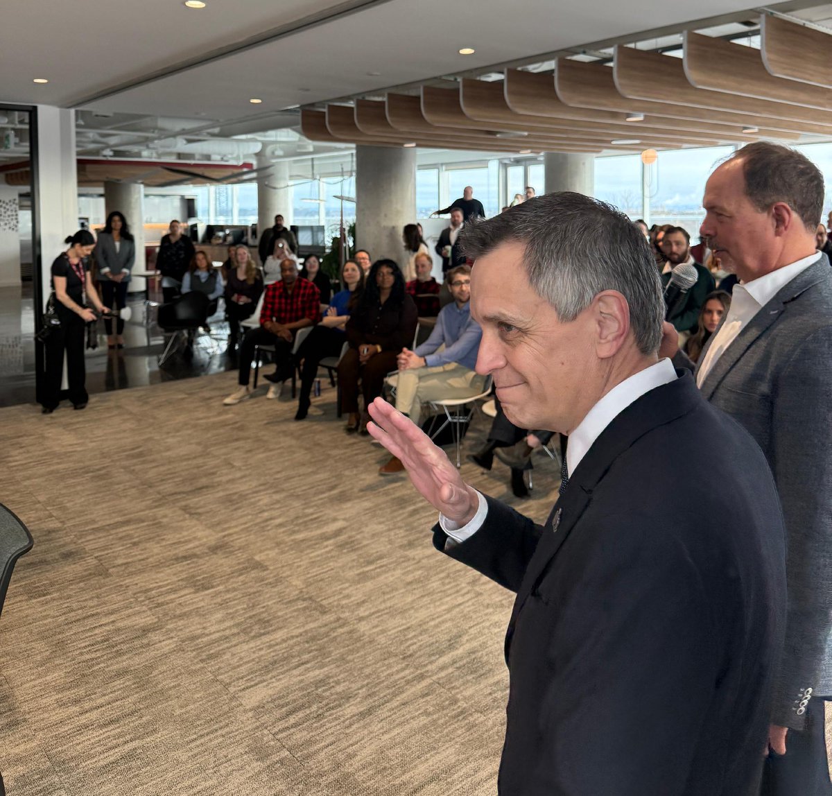 _MarkSutcliffe's tweet photo. Great to drop by CIRA’s new Westboro office and meet the team behind one of Ottawa’s real tech success stories. CIRA is a global leader, but it’s also deeply rooted in our community. I appreciated the chance to connect with President and CEO Byron Holland and the staff whose work, and community partnerships, help strengthen Ottawa’s tech ecosystem.

C'était formidable de passer au nouveau bureau de CIRA à Westboro et de rencontrer l'équipe derrière l'une des véritables réussites technologiques d'Ottawa. CIRA est un chef de file mondial, mais elle est également profondément enracinée dans notre communauté. J'ai apprécié l'occasion qui m'a été donnée de rencontrer le président-directeur général Byron Holland et le personnel dont le travail et les partenariats communautaires contribuent à renforcer l'écosystème technologique d'Ottawa.