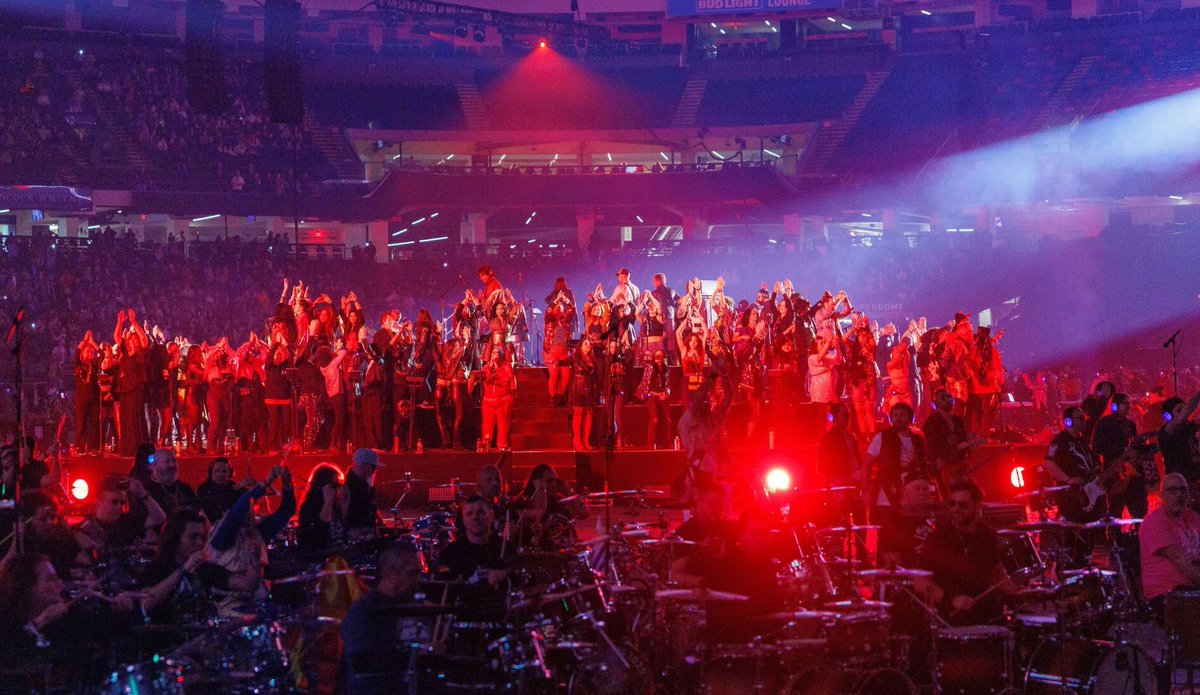 🎶 The Rockin’1000 concert at the Caesars Superdome marked the first-ever U.S. performance by the world’s largest rock band, bringing together more than 1,000 musicians from around the world to perform iconic rock anthems in one massive, unified ensemble. The event created an