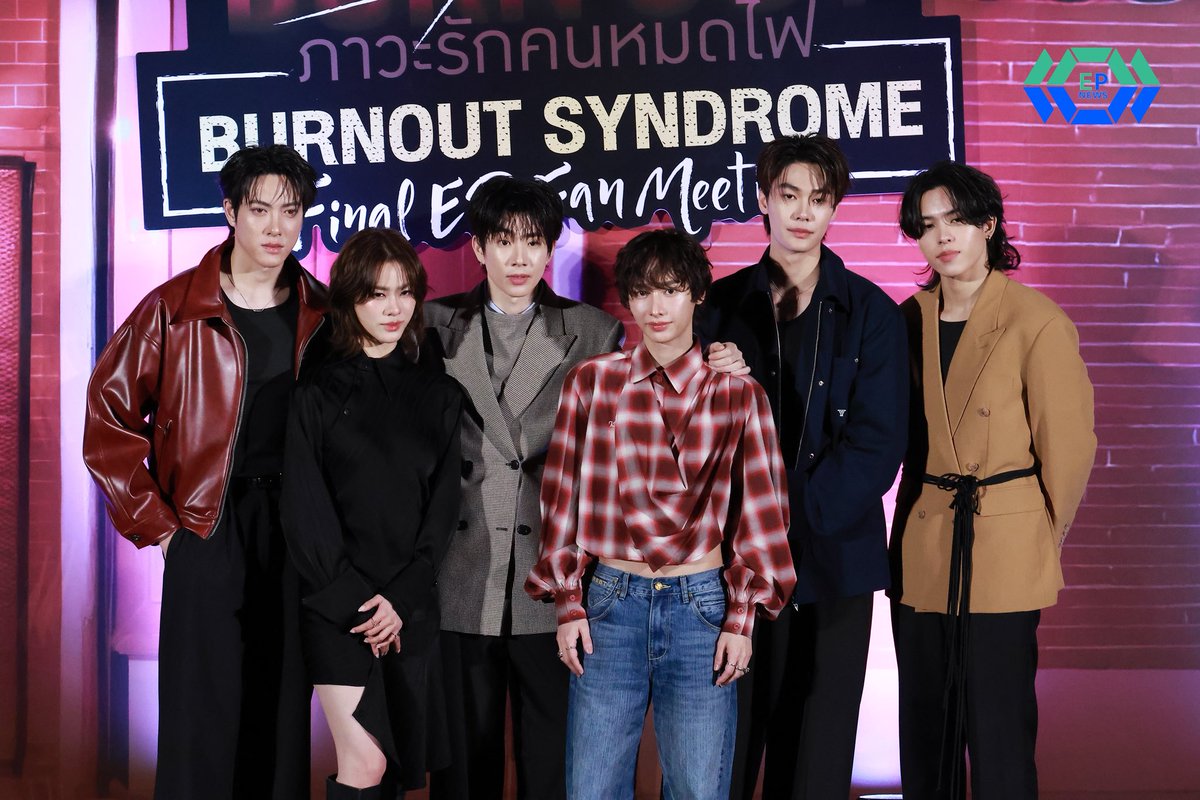 epnewsonline's tweet photo. บ���รยากาศช่วงสัมภาษณ์ “ออฟ-กัน-ดิว-เอมี่-โต๋-เอเจ” ในงาน “#BurnoutSyndromeSeriesFinalEP Fan Meeting”
#BurnoutSyndromeSeries #offgun
#OffJumpol #GunAtthaphan #dew_jsu
#emiamily #ThorThinnaphan #aj_chayapol https://t.co/yhFL08uAxR