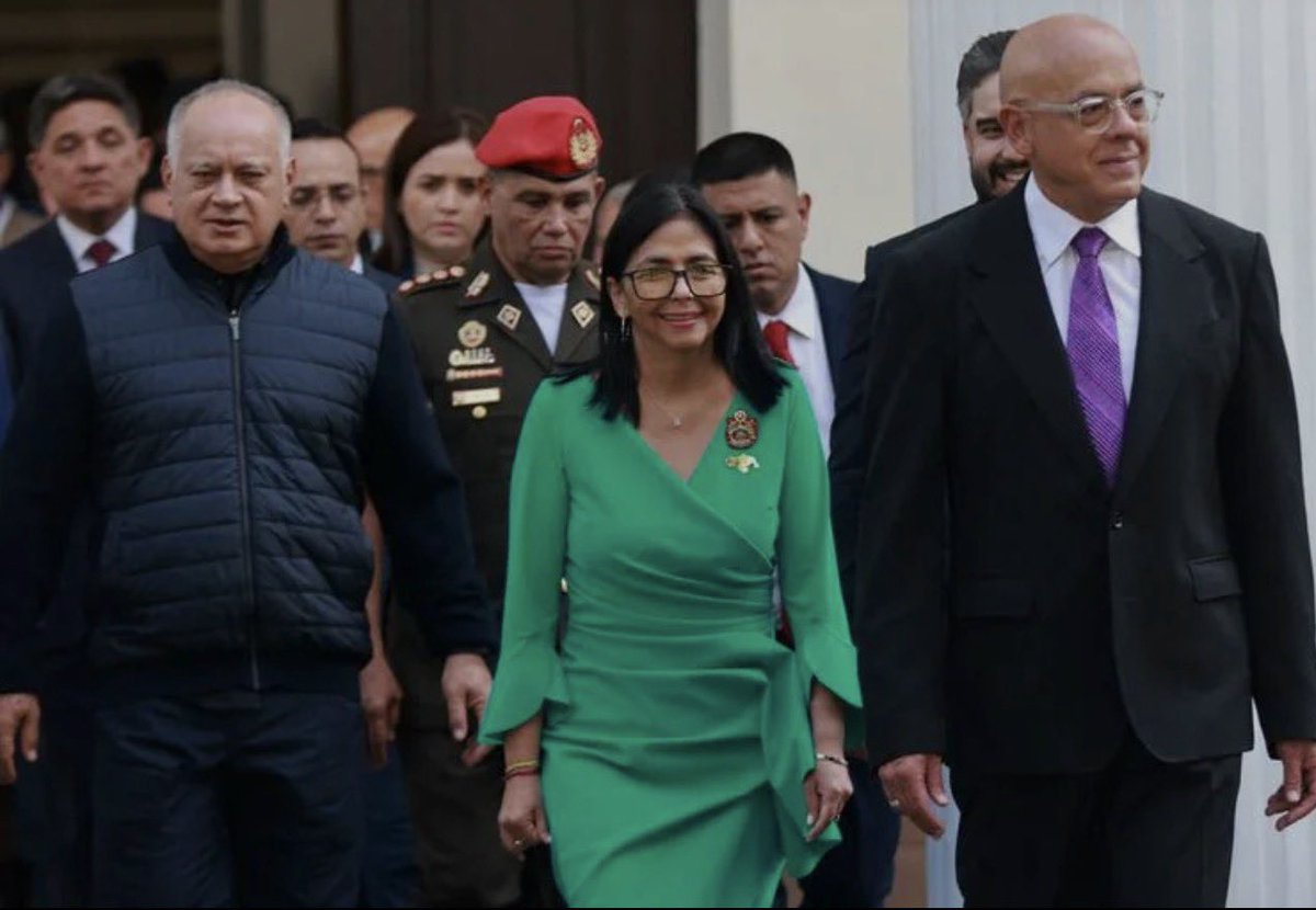 🇻🇪🇩🇪 ALERTA INTERNACIONAL — Esta mañana, cerca de las 11:00 AM, funcionarios presuntamente de la Policía Nacional Bolivariana irrumpieron en la vivienda del periodista Álvaro Algarra Suárez, corresponsal de Deutsche Welle (DW) en Caracas, y lo detuvieron arbitrariamente.

Su