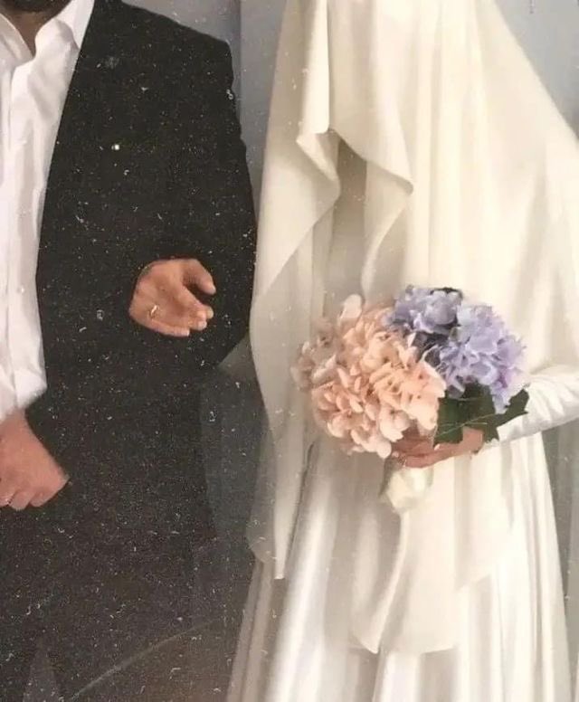 “Evler birbirinden uzak olabilir, ama ruhlar birbirine yakındır. gökyüzündeki kuş bile, yeryüzünde kendisine benzeyene konar.*