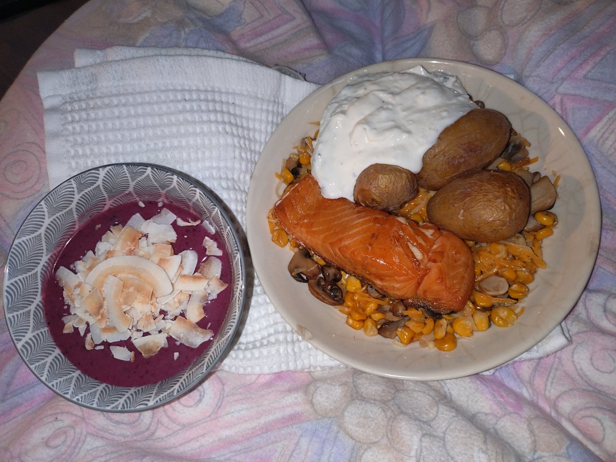 kwkatiwe's tweet photo. Reste der letzten Tage. 😋 
#Abendbrot #ResteEssen https://t.co/O9kxRiZ7or