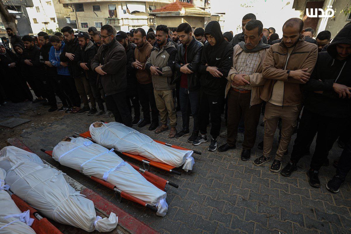 Ateşkes anlaşmasının 115 günü: 

1520 ihlal 556 şehit, 1500 yaralı… Sayı gibi duruyor ama her rakam bir annenin gözyaşı, bir çocuğun eksilen geleceğidir.

SiyoNaziym
 #LetGazasNightmareEnd