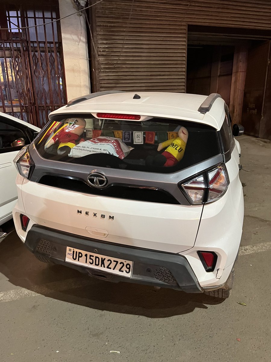 gatewayaman's tweet photo. @dtptraffic @DelhiPolice @CMDelhi cars parked on footpath, blocking our home’s entrance gate totally. https://t.co/buBgSbnCYX