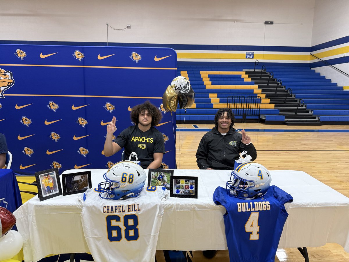 ChapelHillFB's tweet photo. Congratulations to these Bulldogs for signing to play at the next level! @ETBU_Football @TAMUT_Football @TJCFootball @HPUFootball
#Ohana #NationalSigningDay #RecruitCH #WeGotDogs https://t.co/zaj0IbtG0Y
