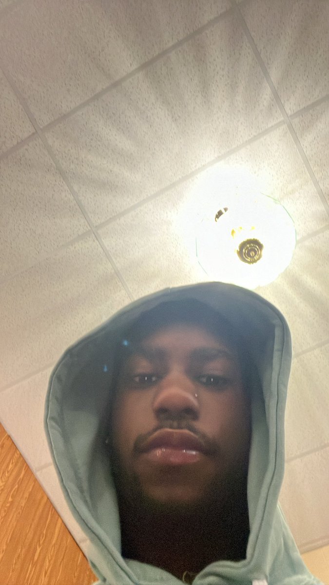 thirddlegg___'s tweet photo. Me📿📿🤲🏾 https://t.co/5LGset20Sc