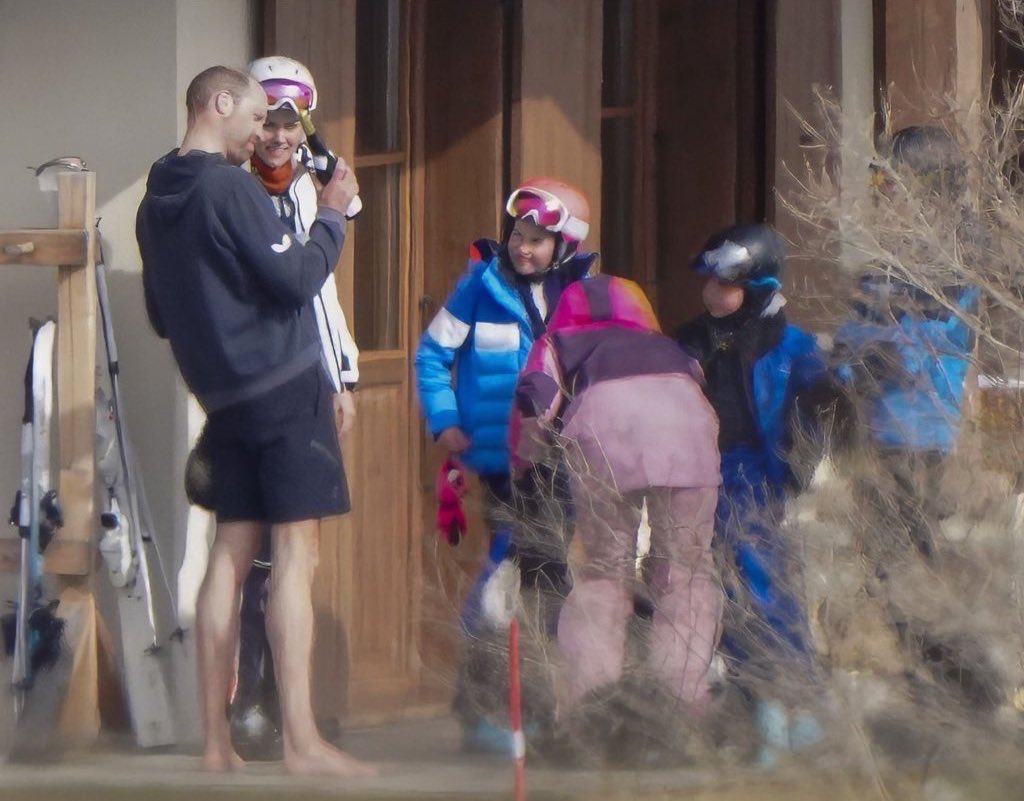 Sussex5525's tweet image. At his very core this who he truly is.

Deep inside this is all he is.

This is Britain’s not so far in the future king. This is Prince William, a man who has done everything to destroy his younger brother, Prince Harry and to tarnish his mother, Princess Diana’s legacy.