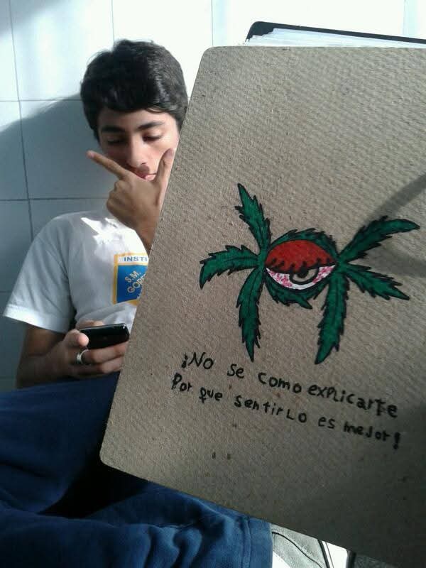 _andyvl's tweet image. Dibujar la carpeta con el logo de la banda que te gustaba era lo mejor que podías hacer en el secundario