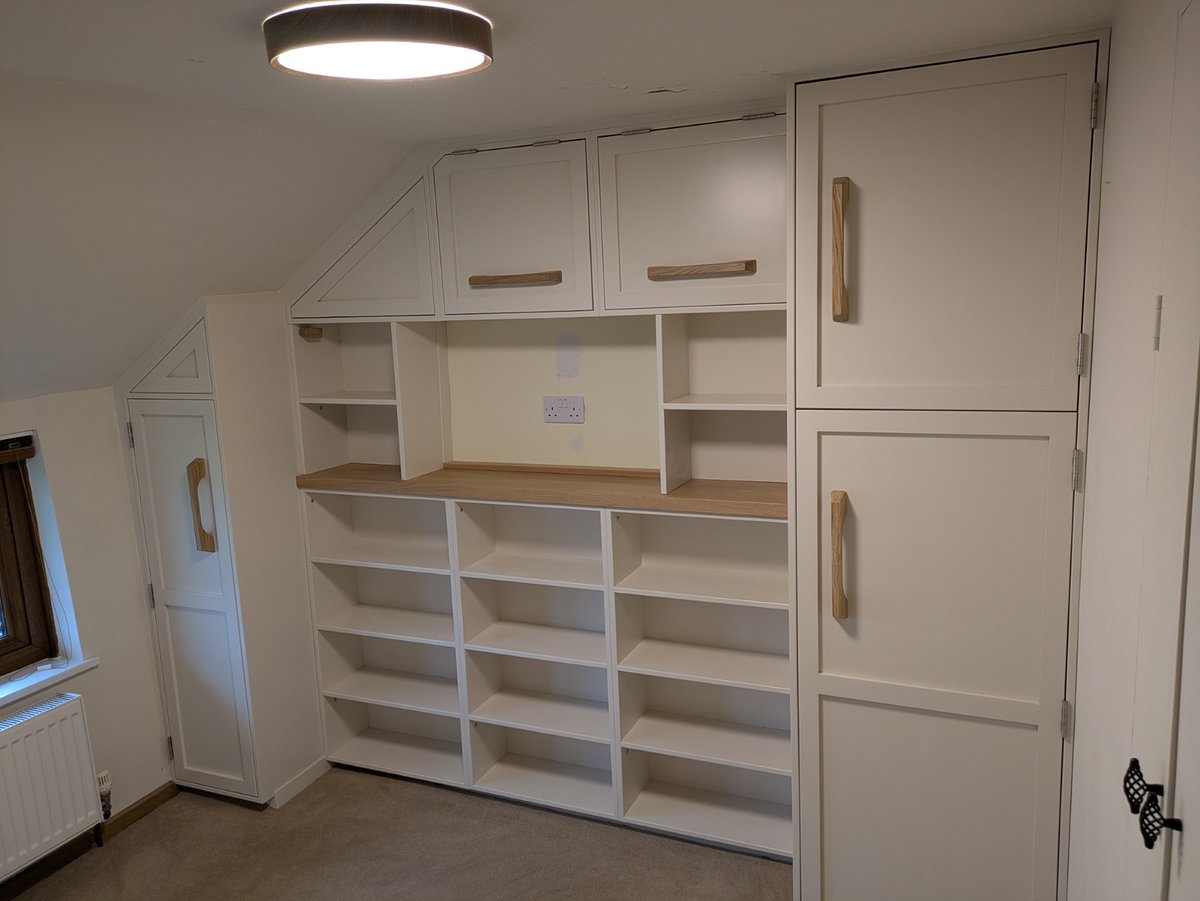 HarlestonJoiner's tweet photo. 2 Fitted Storage Solutions for a customer, bespoke to their needs and available space. 
Finished in @FarrowandBallUS Dimity 2008 &amp; Middleton Pink 245. 
Custom made Oak handles and surface tops. These units are a beautifully transformative addition to the home's interior. 
😍 https://t.co/bAdvC16NOh