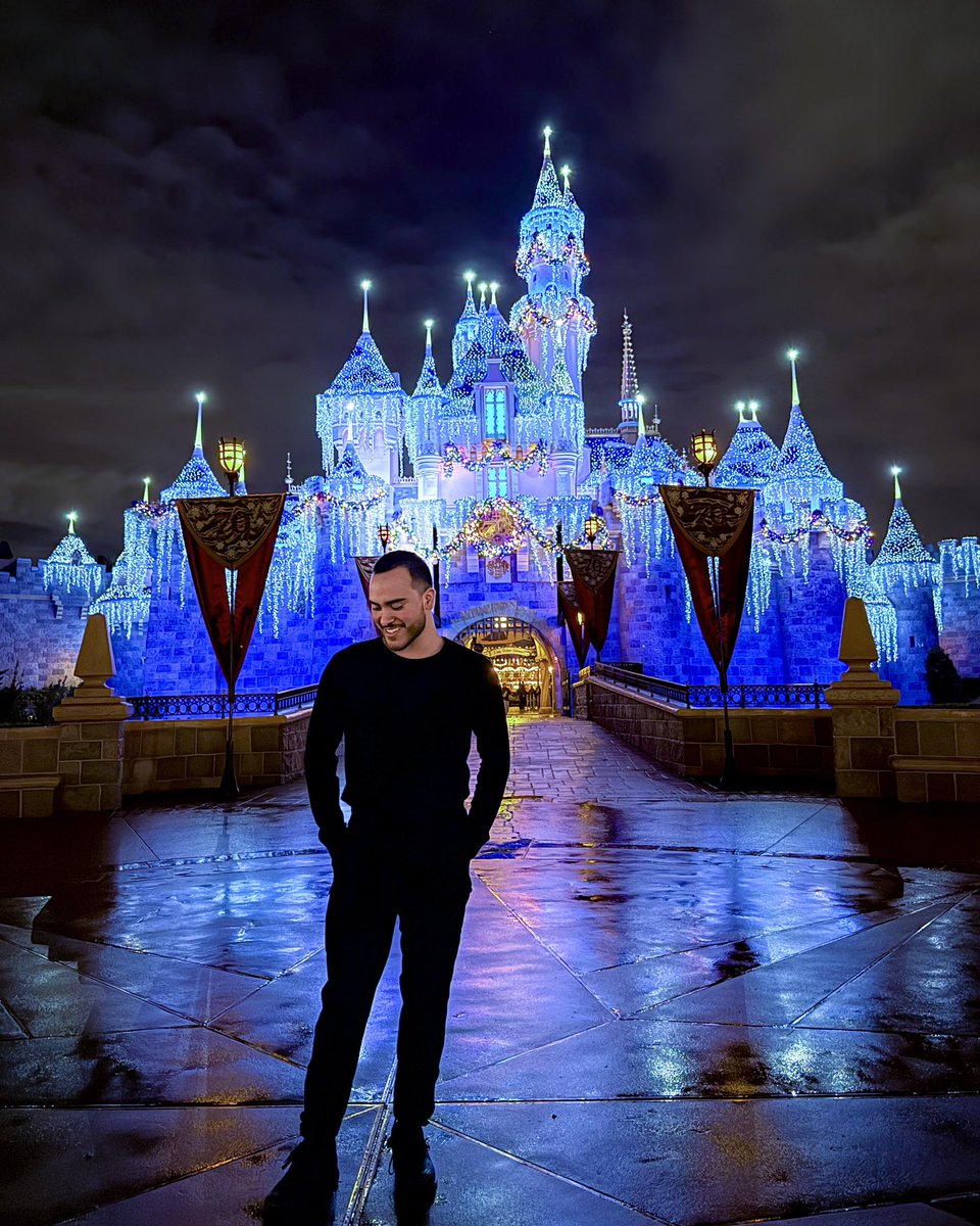 hey__ed's tweet photo. The happiest at the happiest ✨🏰 https://t.co/E5oDJ8qNnX