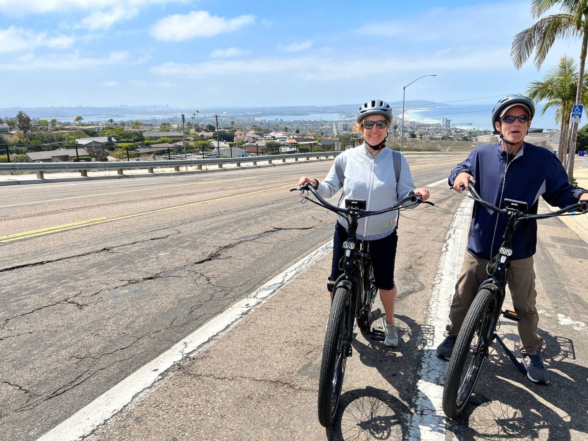 AnotherSideTour's tweet photo. Soak up the sunshine and explore San Diego from a whole new perspective. 🌊🚲

A fun, easy way to experience the city with Another Side of San Diego Tours ➡️ https://t.co/OUVVQG0Lfs https://t.co/Ip2LUHav0D