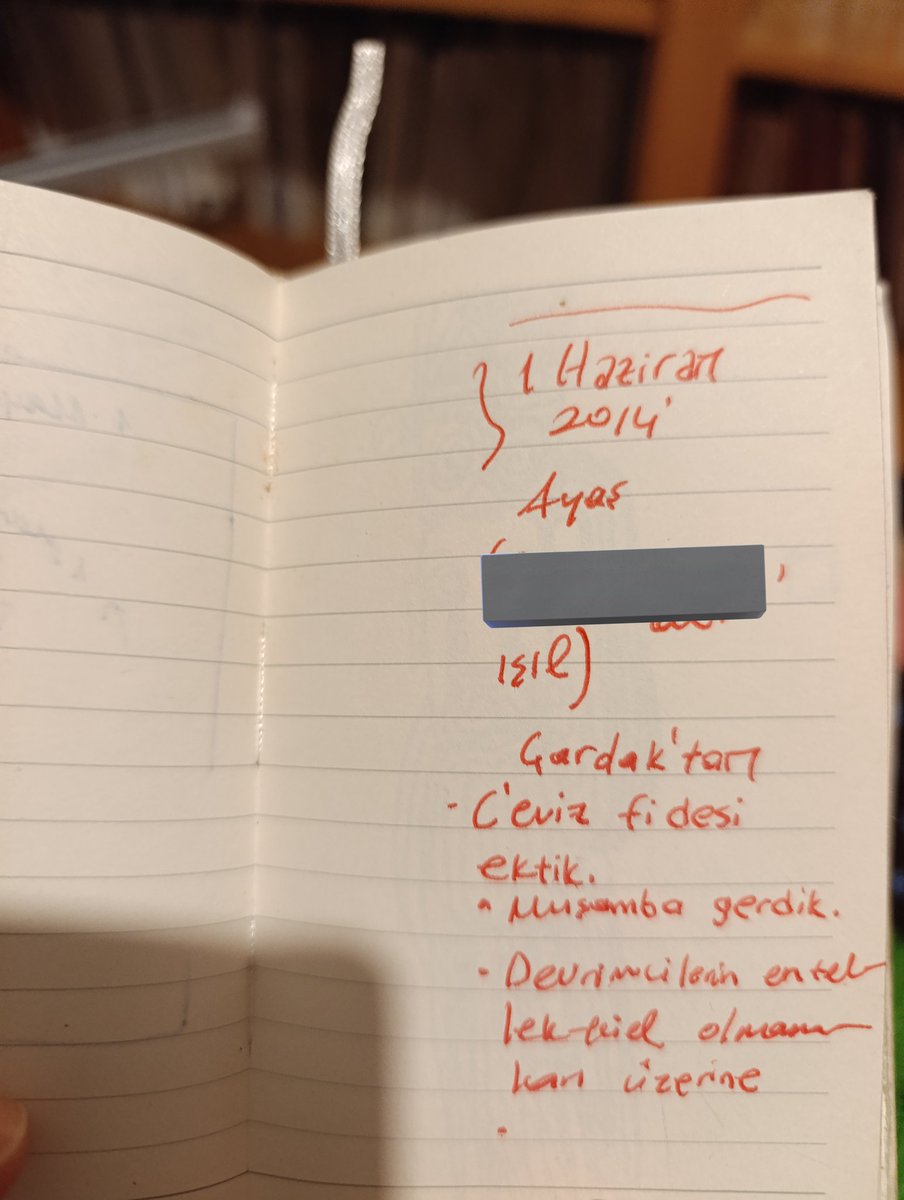 Bujgan's tweet photo. 2014'te yakup kadri romanı karakteriymişim. Ayaş'ta eski bir Rum evinde kalıp, ceviz dikip dağda ateş yakmışım. Piyu. https://t.co/29VjehYfCF
