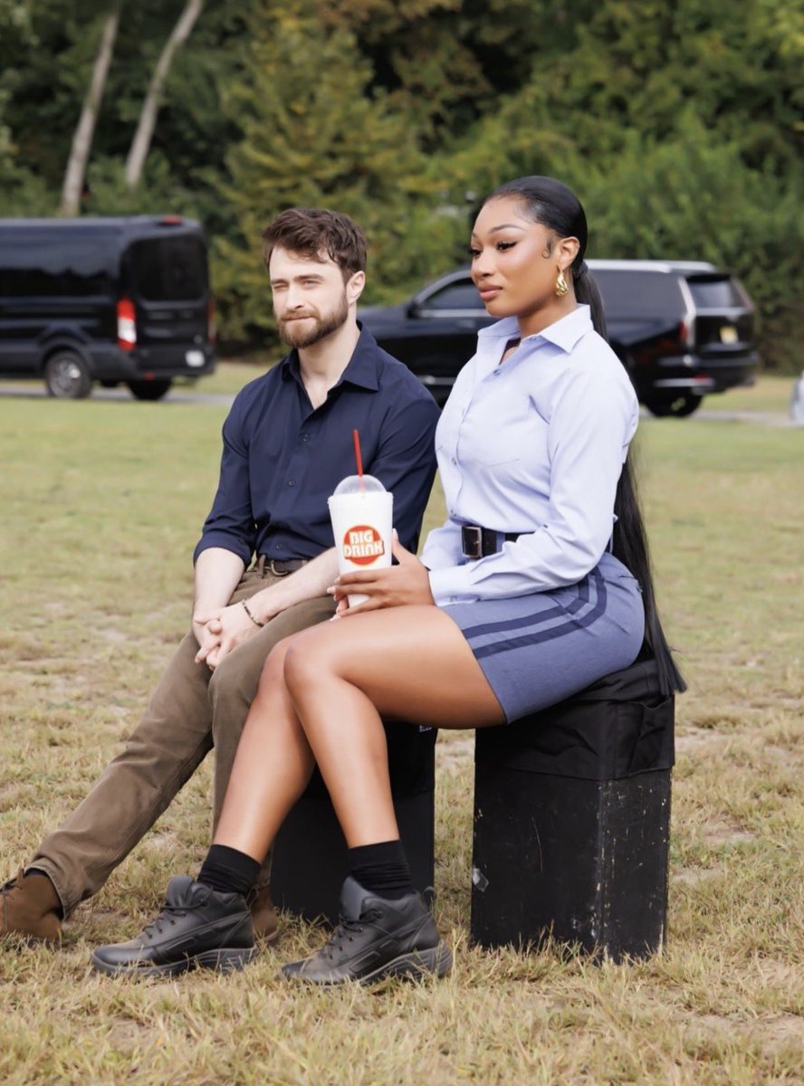 gojosdaya's tweet image. when u cool with everybody