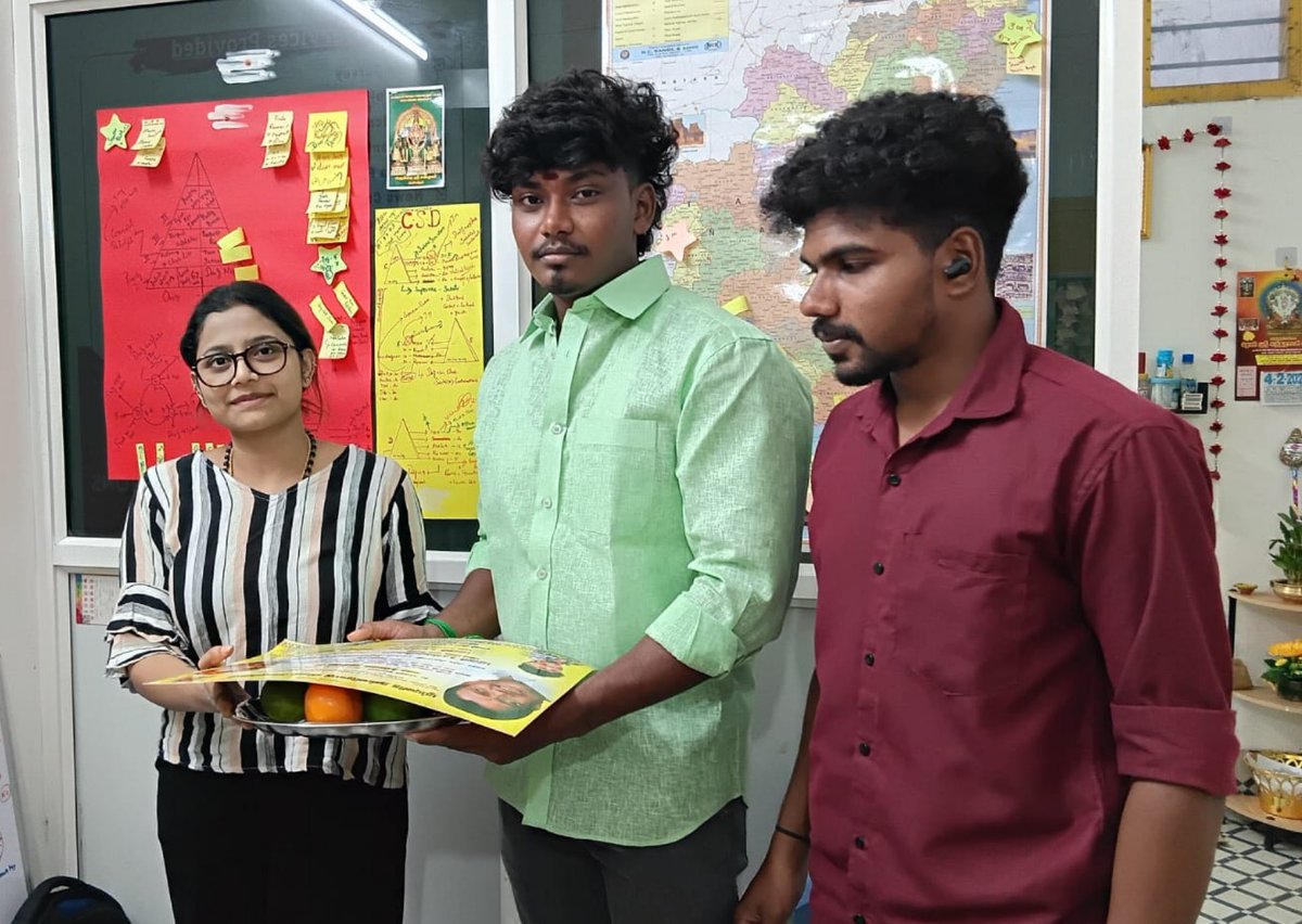 AnnapurnaPillai's tweet image. திருநெல்வேலி சகோதரர் சங்கர் அவர்களது இல்ல விழாவிற்கு அழைப்பு விடுத்த தருணம்.... 

நெல்லை உறவுகள் 🌟

#Budget2026 #PMModiji #TNBJP #NainarNagendran #Annamalai #AnnapurnaPillai