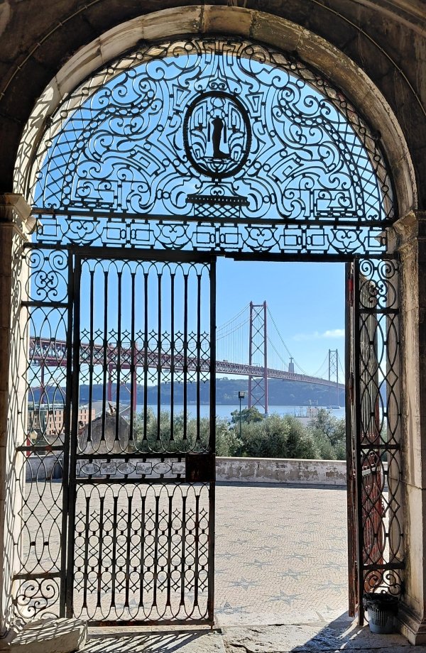 Destination Eat Drink tweet media