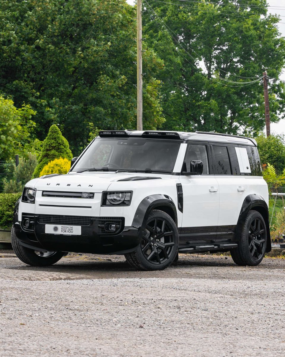 AVSVehiclesLtd's tweet photo. Let us have a break from the Grey and Black 4x4's to check out this new arrival, a 7-seat Land Rover Defender 110 D300 X-Dynamic HSE with a full Urban Widetrack exterior kit fitted.

Full details can be seen here: https://t.co/uTOCYOLByV

#landroverdefender #avsvehicles https://t.co/jRTiUsprLN