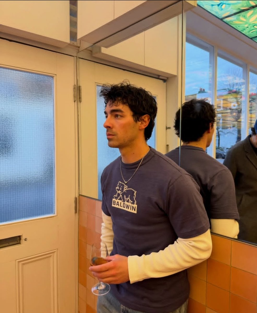 Lonelywarrior3's tweet photo. Me encanta que Joe este crónicamente online y nos comparta fotografías cómo estas. https://t.co/SmBrZYeFFT