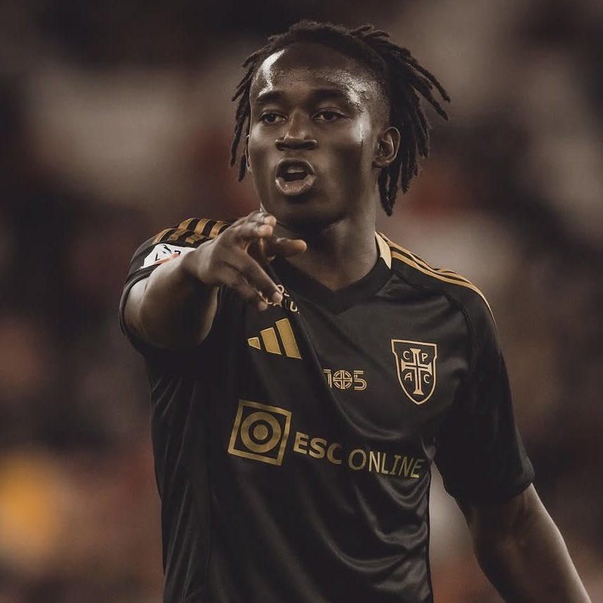 RuiLamoso's tweet photo. 🌟🇬🇼🇵🇹 Renato Nhaga (18, Galatasaray)

Médio que surpreende pela maturidade competitiva apesar da idade. Box-to-box moderno, com grande energia, intensidade e grande compromisso coletivo. Lê bem o jogo, antecipa, pressiona e oferece equilíbrio defensivo, funcionando como elo https://t.co/H6TyXNnQCQ