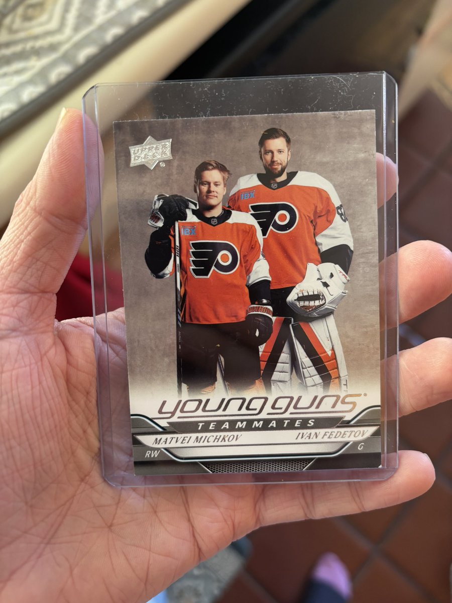 johanrojas_23's tweet image. I’m now a proud owner of the Michkov/Fedotov typo card courtesy of @r4bid_cryptid