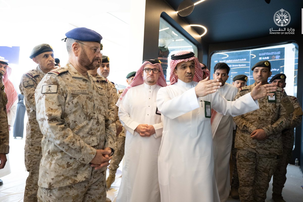 modgovksa's tweet photo. معالي رئيس هيئة الأركان العامة الفريق الأول الركن فياض الرويلي، يقف على جاهزية مشاركة #وزارة_الدفاع في النسخة الثالثة من معرض الدفاع العالمي 2026، ويطّلع على التجهيزات والترتيبات النهائية لجناحها، بما يعكس تطلعاتها نحو #مستقبل_التكامل_الدفاعي. https://t.co/w3DSEglom9