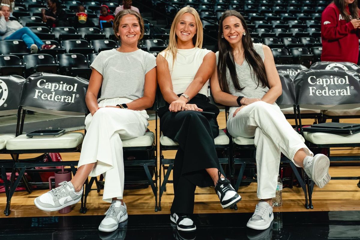 Razorback Volleyball tweet media