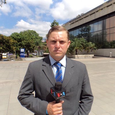 #4Feb 1:28 pm.   Liberado Álvaro Algarra ,  corresponsal de La Deutsche Welle en #Caracas , quien fue detenido #Hoy en la mañana en inmediaciones de su casa.  Posteriormente informaremos
detalles