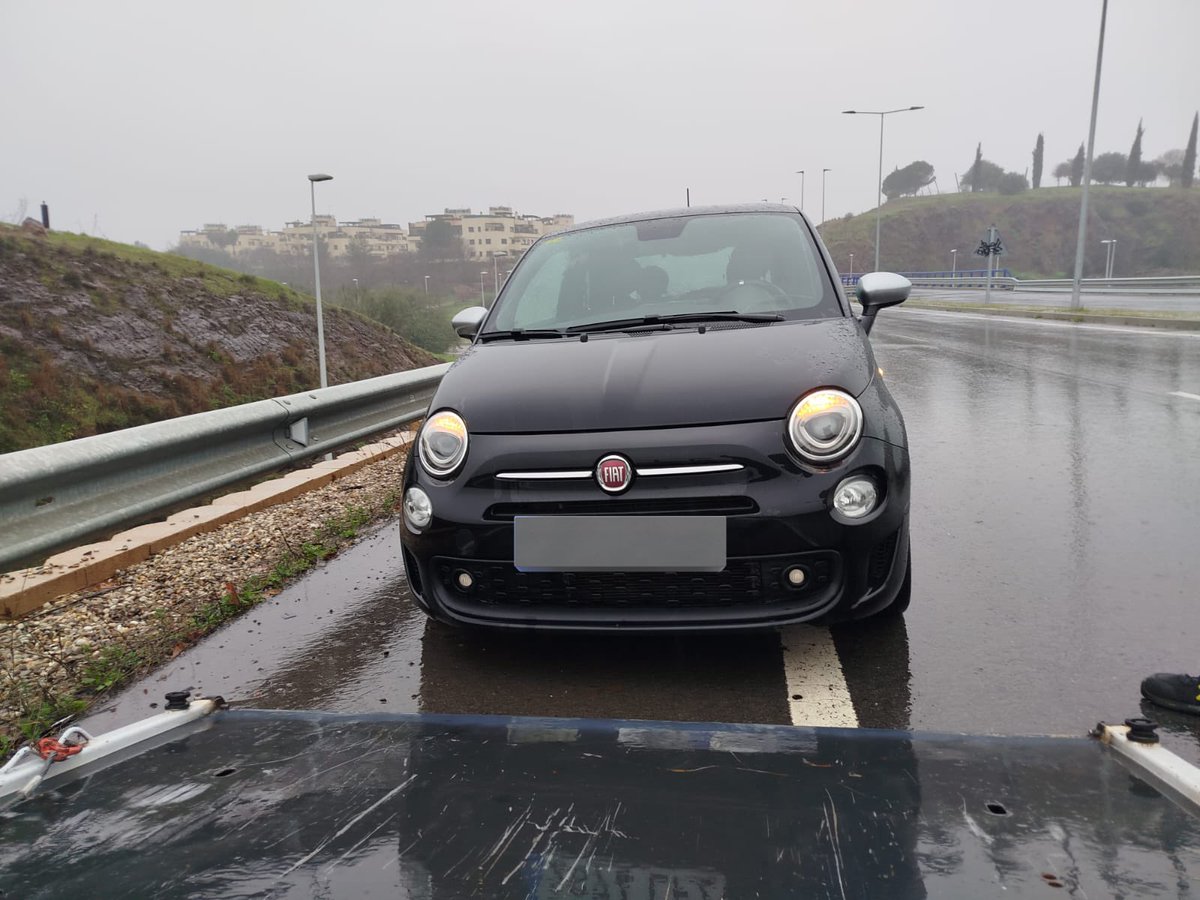 Nefasto el estado de las carreteras en Córdoba da vergüenza circular con estas carreteras se caen a pedazos me habéis reventado las ruedas del coche y el faro <a href="/ayuncordoba_es/">Ayuntamiento Córdoba</a>
